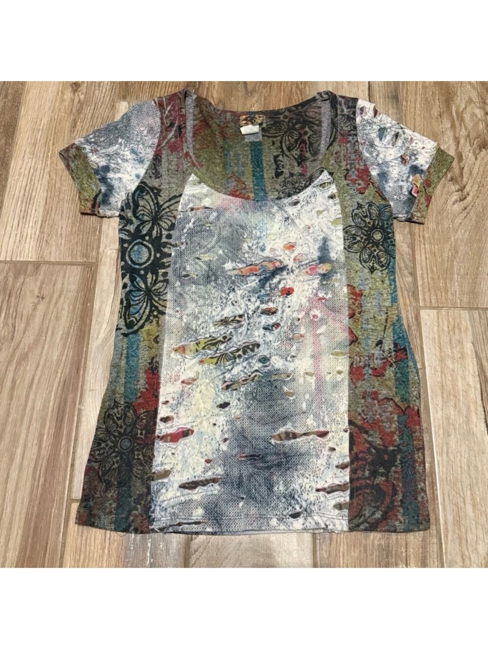 Daytrip from Buckle Colorful Top